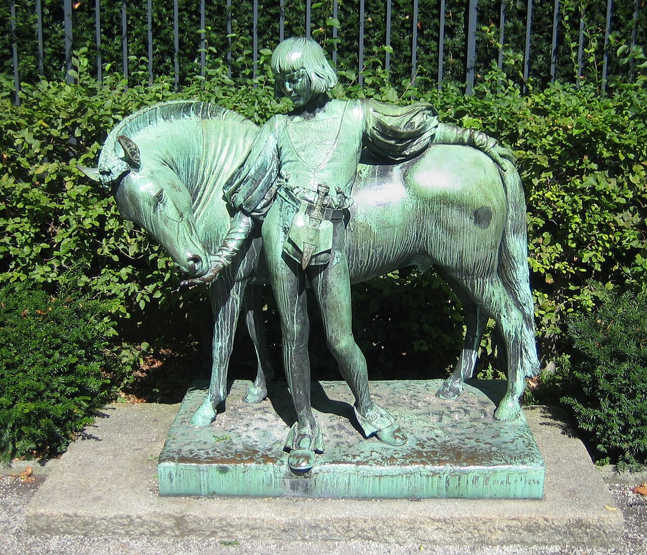 Bronzeplastik "Pony und Knappe" des deutschen Bildhauers Erdmann Encke (1843-1896), datiert 1896