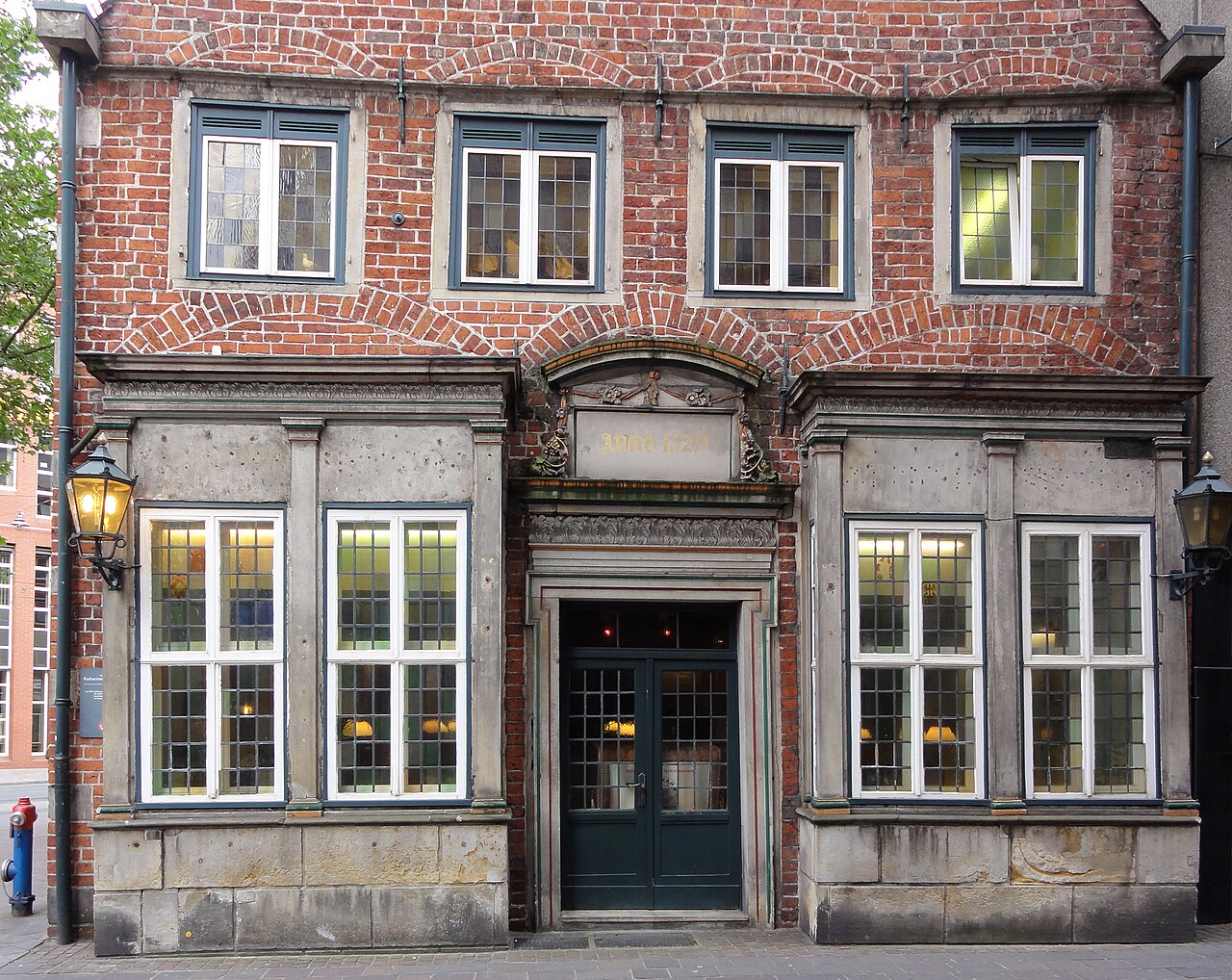 Fischrestaurant Knurrhahn, Restauration und Bierhalle H