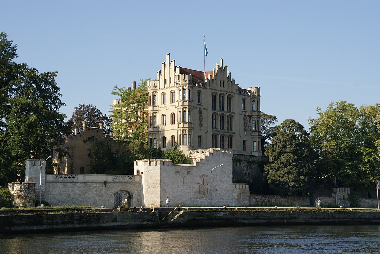 Königliche Villa in Regensburg, Adolf Schmetzer Straße 1, von König Maximilian II