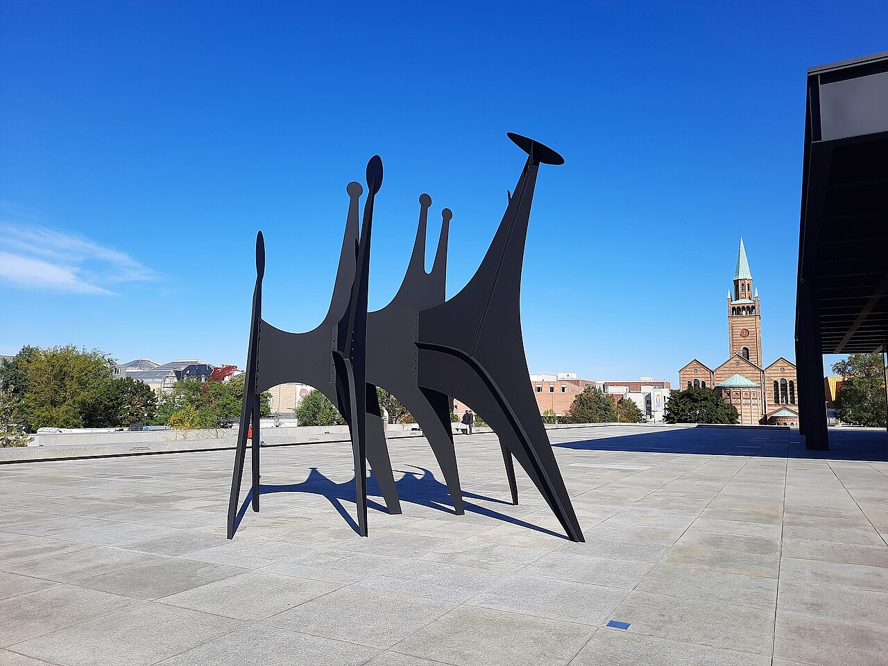 Tiergarten Neue Nationalgalerie 2021 Têtes et Queue (Alexander Calder)