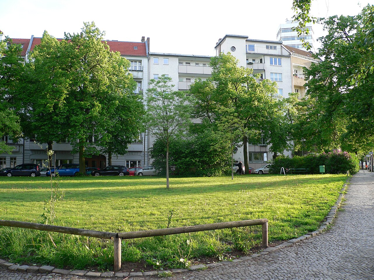 Berlin-Charlottenburg Kracauerplatz former Holtzendorffplatz