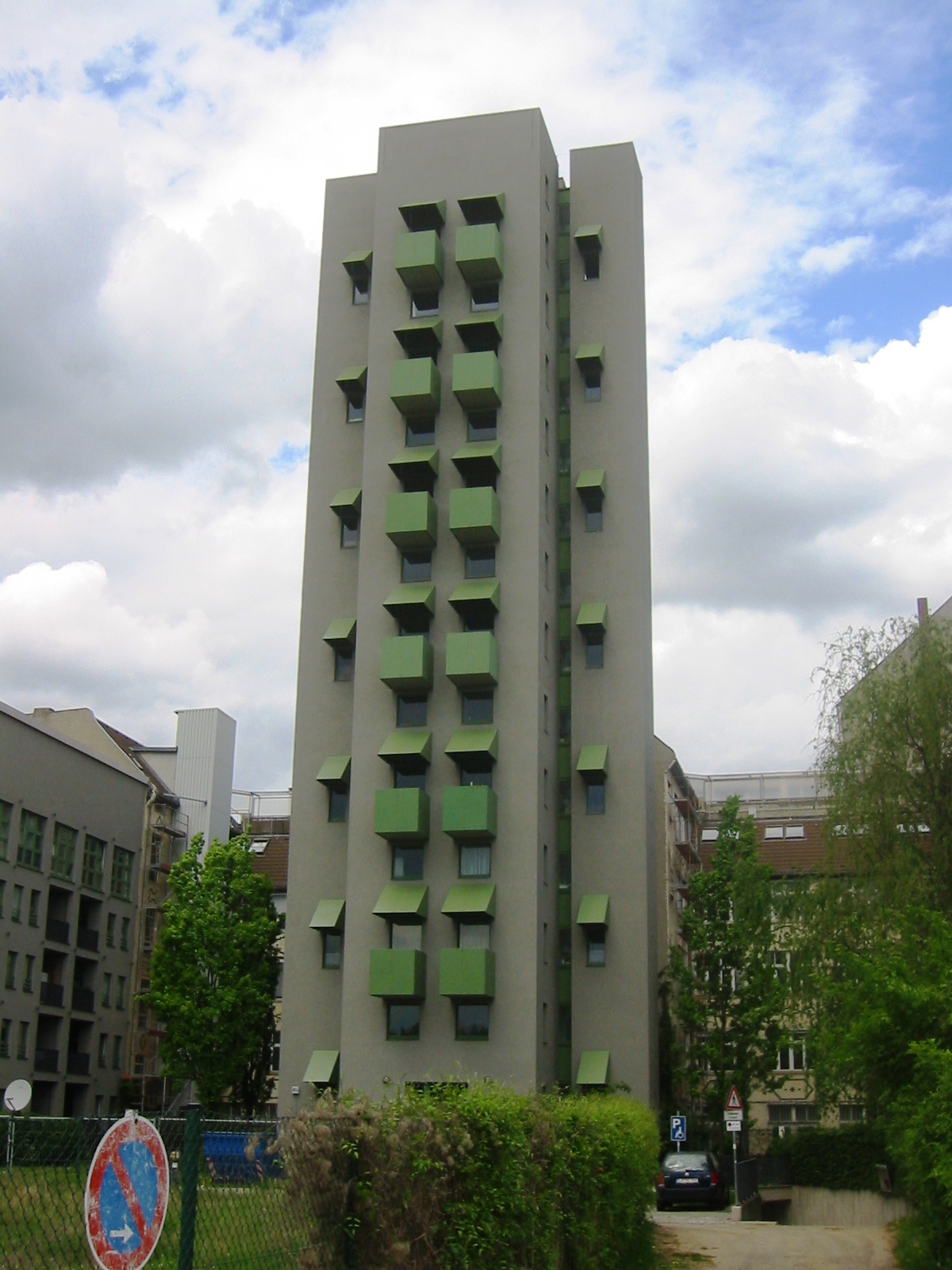 Kreuzberg Tower, entstanden zur Internationalen Bauausstellung 1984 von John Hejduk ("New York Five")