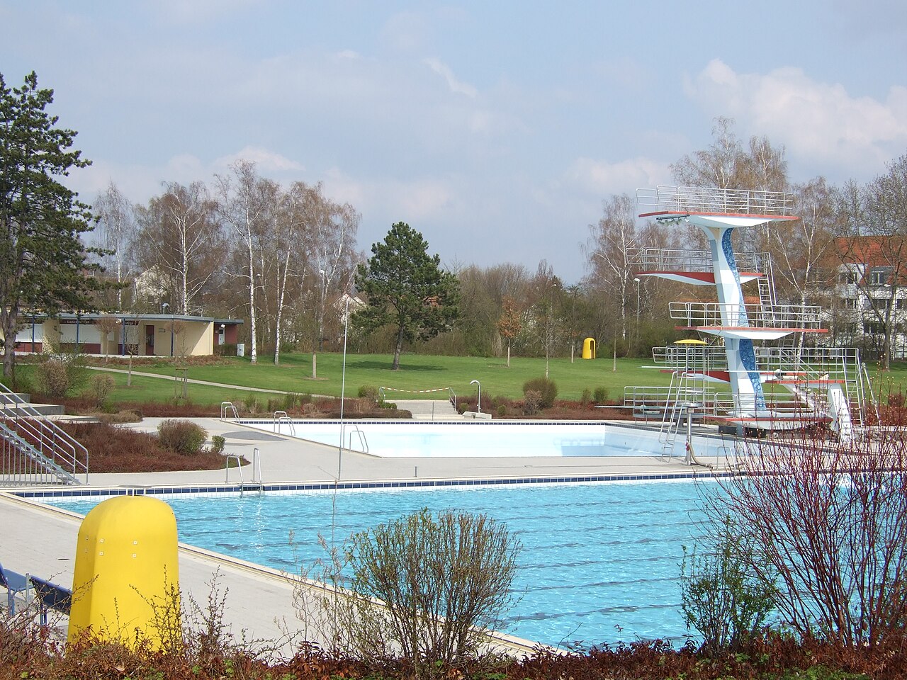 Kreuzsteinbad Sprungturm