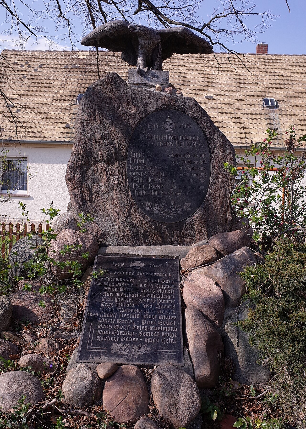 Aken (Elbe), Ortsteil Kleinzerbst, Kriegerdenkmal