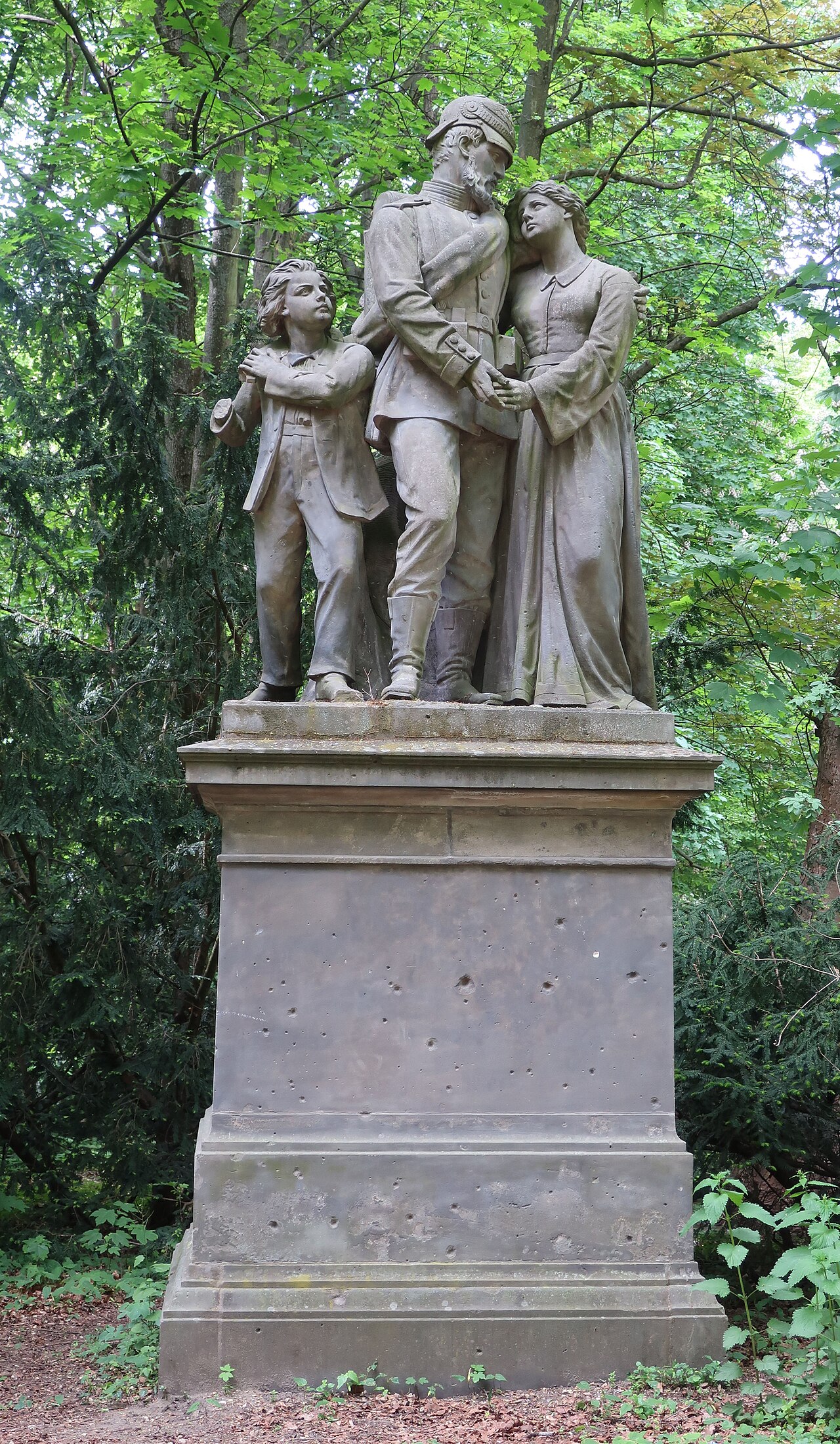 Foto von Kriegergruppendenkmal