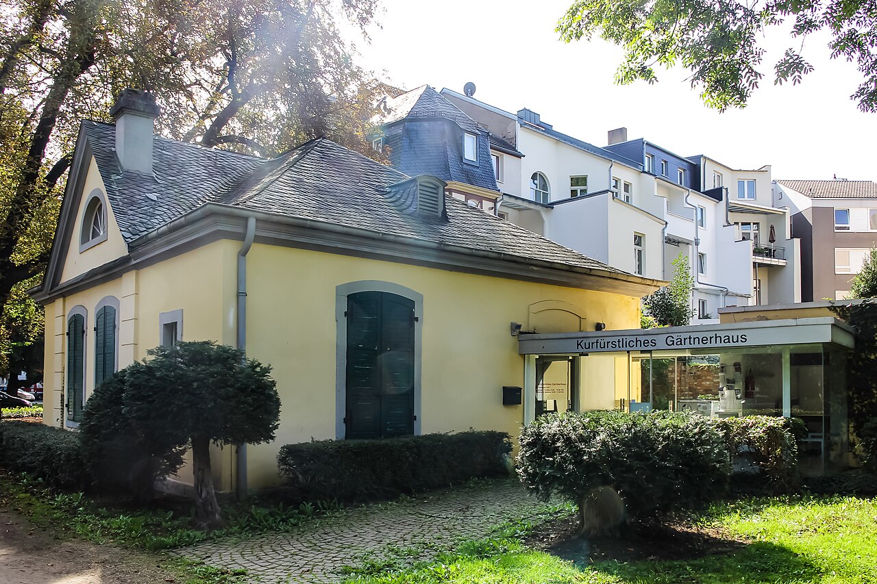 Kurfürstliches Gärtnerhaus am Baumschulwäldchen, Beethovenplatz 1, in der Bonner Weststadt