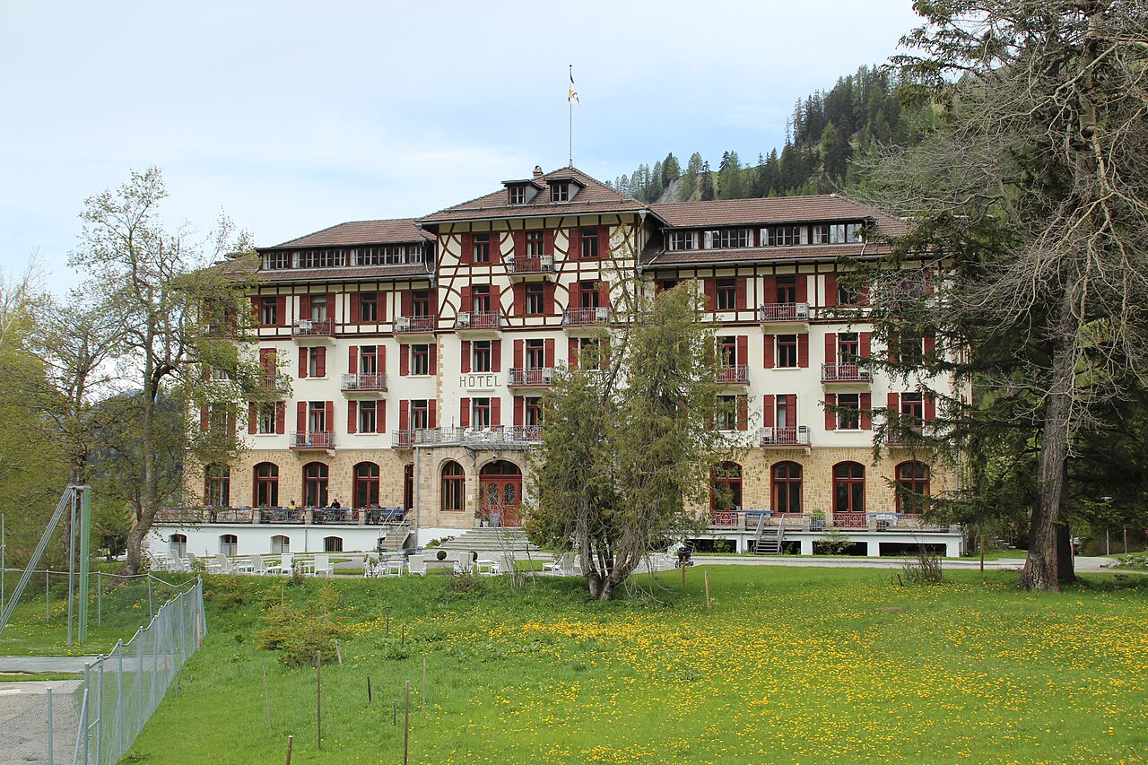de:Kurhaus Bergün Südseite
