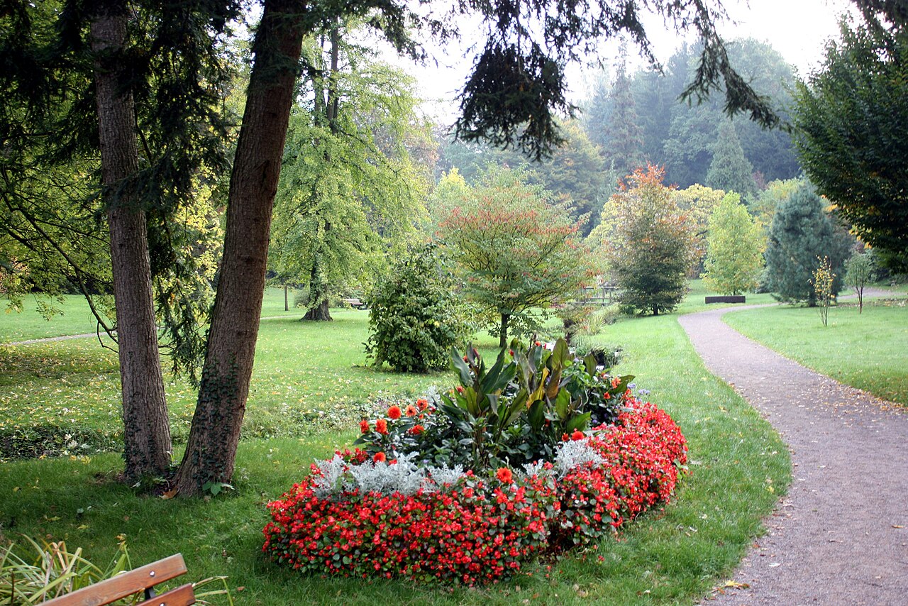 Gernsbach, path in the spa park