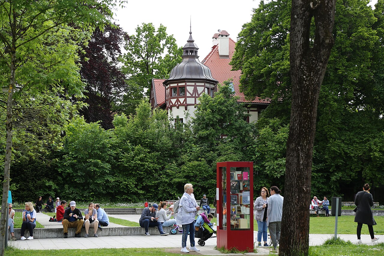 Laimer Anger, eine Grünanlage im Zentrum von München-Laim