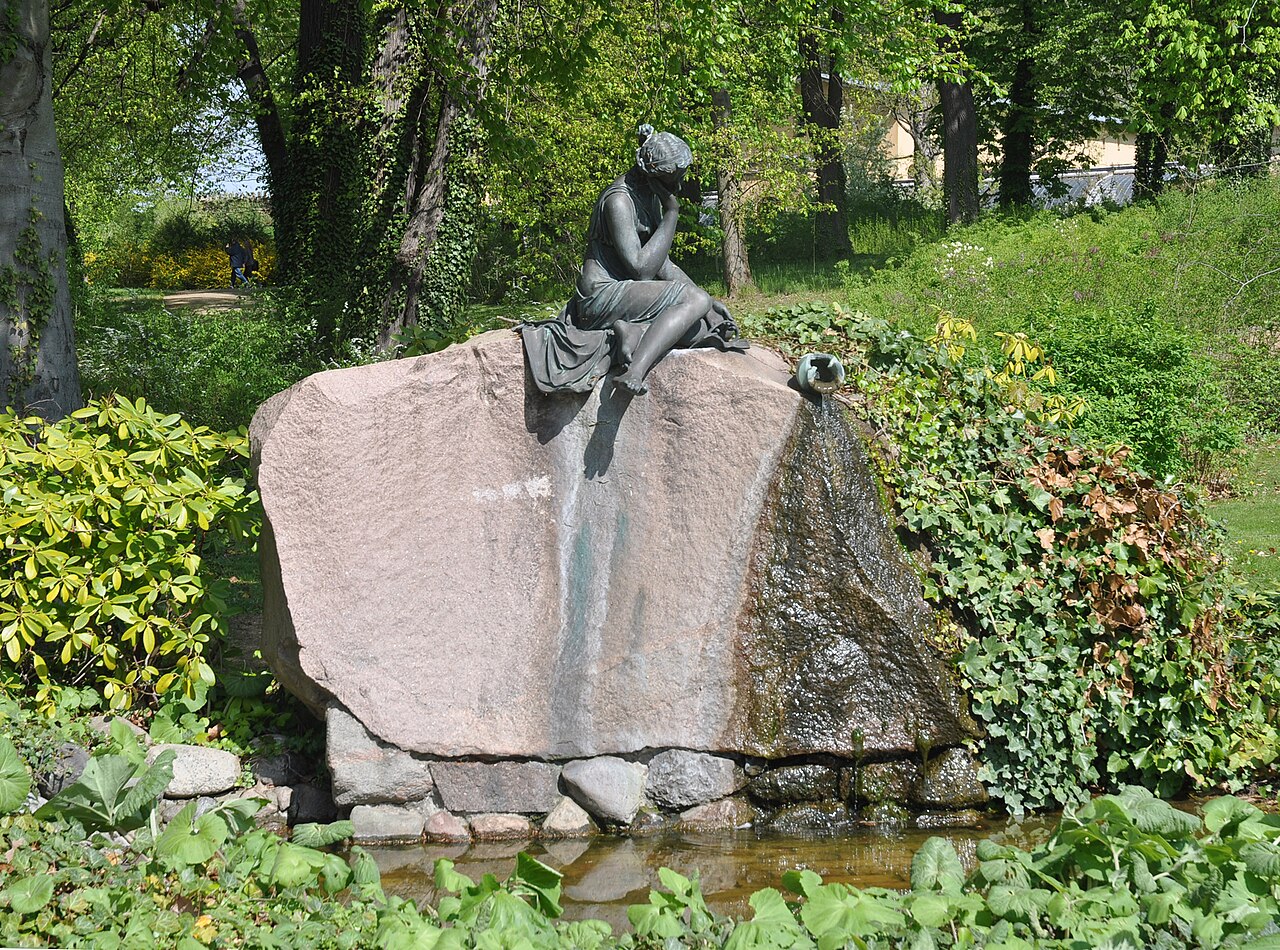 Park Klein-Glienicke, Laitièrenbrunnen