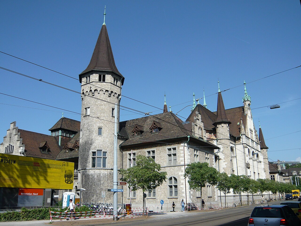 Schweizerisches Landesmuseum Zürich vom Hauptbahnhof aus gesehen