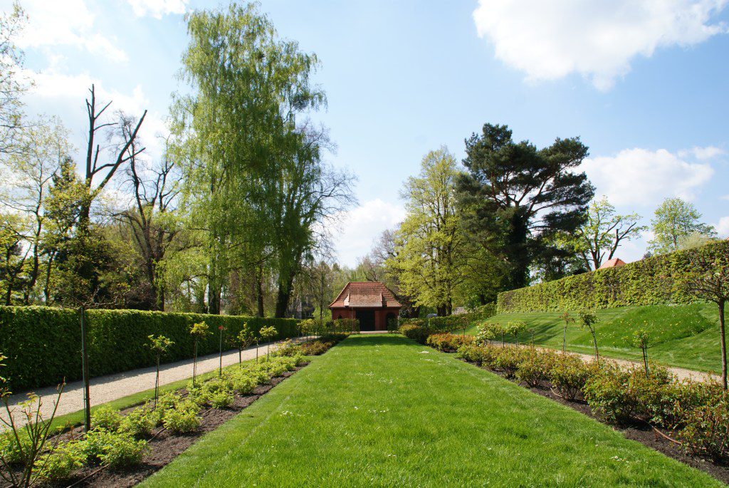 Blick auf das ehemalige Geflügelhaus im Landhausgarten Dr