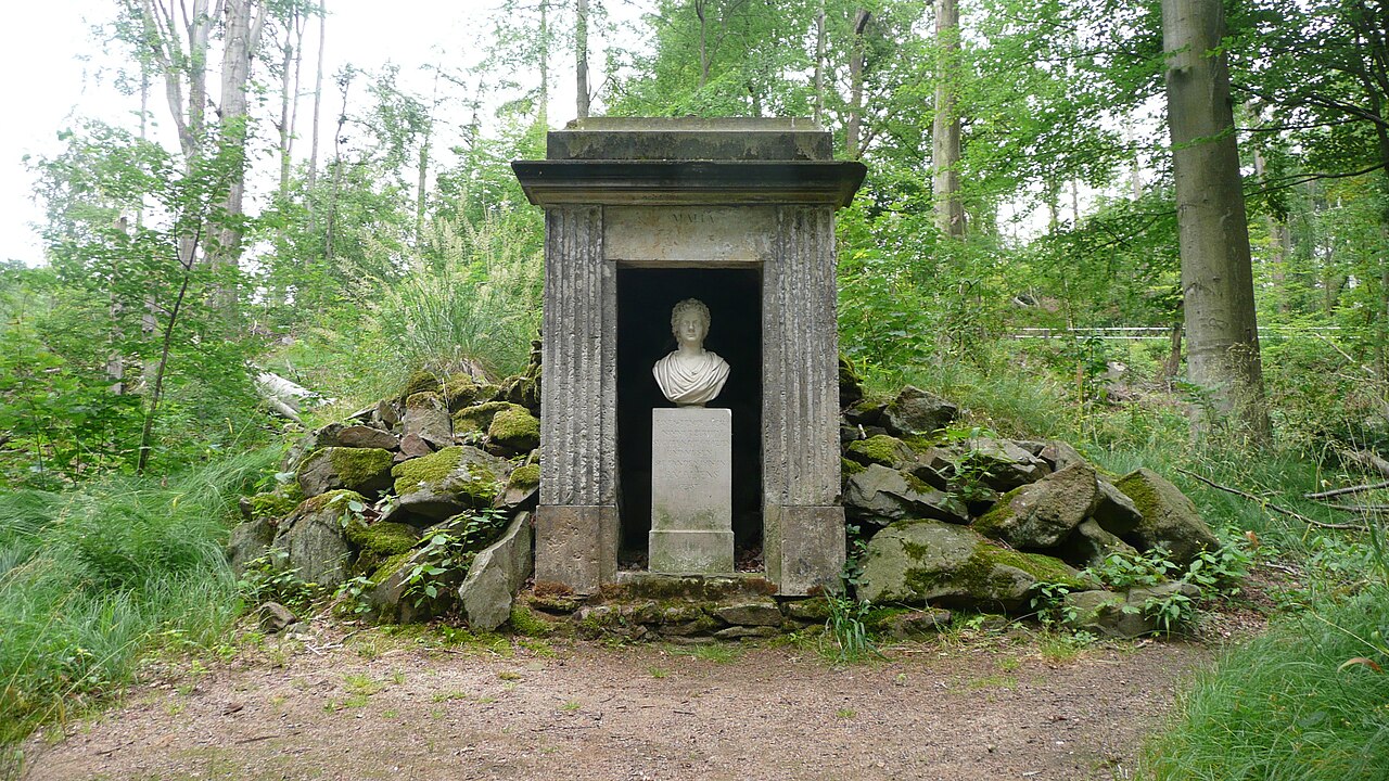Denkmal für Herzogin Anna Amalia im Seifersdorfer Tal in Sachsen