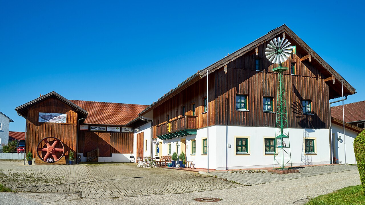 Lanz-Museum, Rattenbacher Straße 10, Mitterrohrbach-Rimbach, Ansicht von Osten