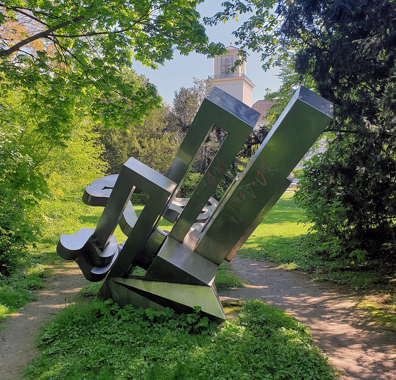 Sculpture, " Laokoon IV " by Volkmar Haase , 1983, Alter Park, Berlin-Tempelhof , Germany