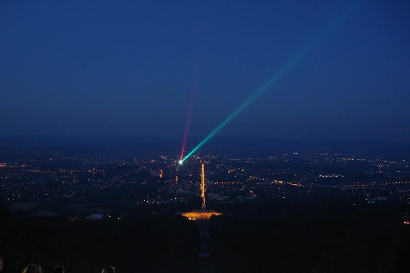 Foto von der Laserinstallation Laserscape in Kassel aufgenommen im Herbst 2006