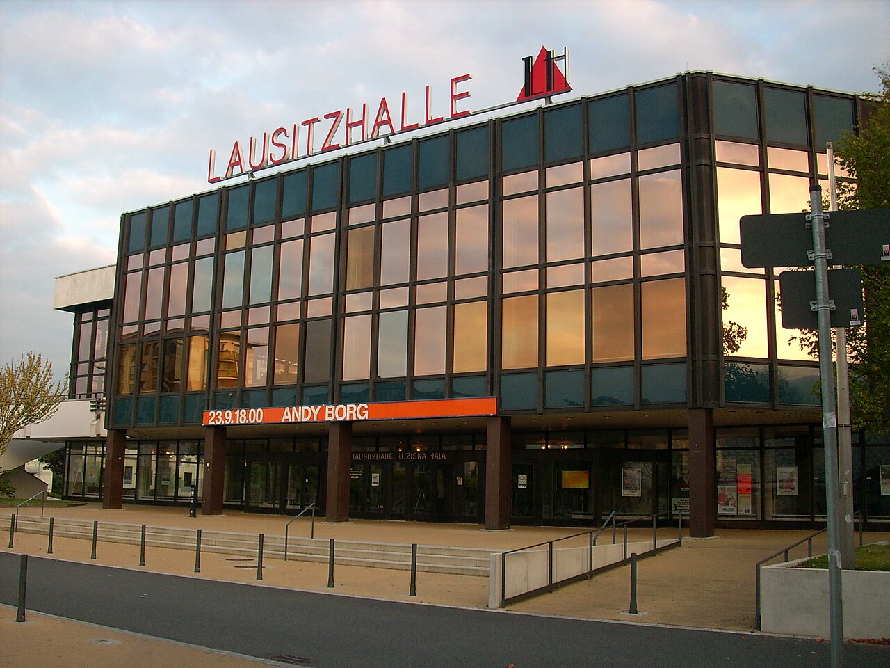 Lausitzhalle am Lausitzer Platz in Hoyerswerda