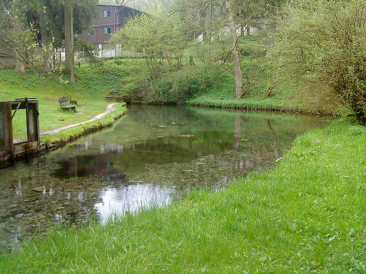Karstquelle der Großen Lauter in Offenhausen ( Gomadingen )