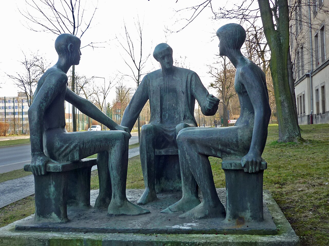 Skulptur "Lehrende und Lernende" an der Teplitz Str