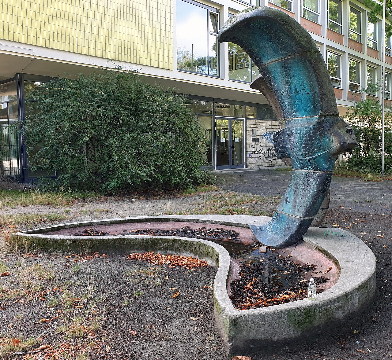 Fountain," Lehrflug " by Otto Douglas Douglas-Hill , 1958, Lessingstraße 5, Berlin-Hansaviertel , Germany