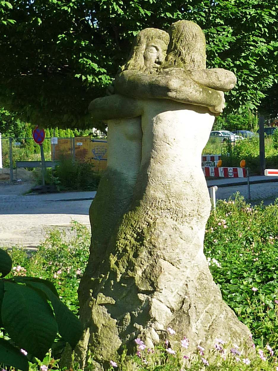 Liebespaar von Detlef Herrmann (1982) – Skulptur an der Helmholtzstr