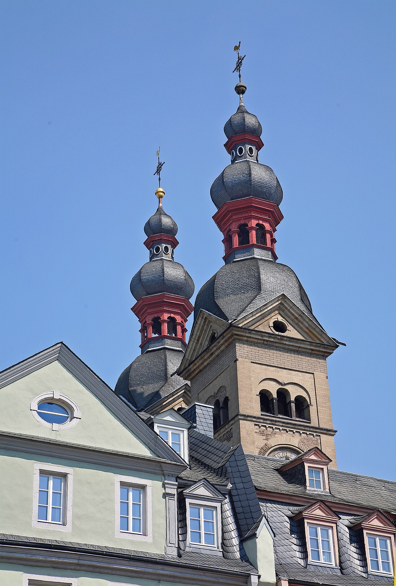 Türme der Liebfrauenkirche, eine katholische Kirche in der Altstadt von Koblenz