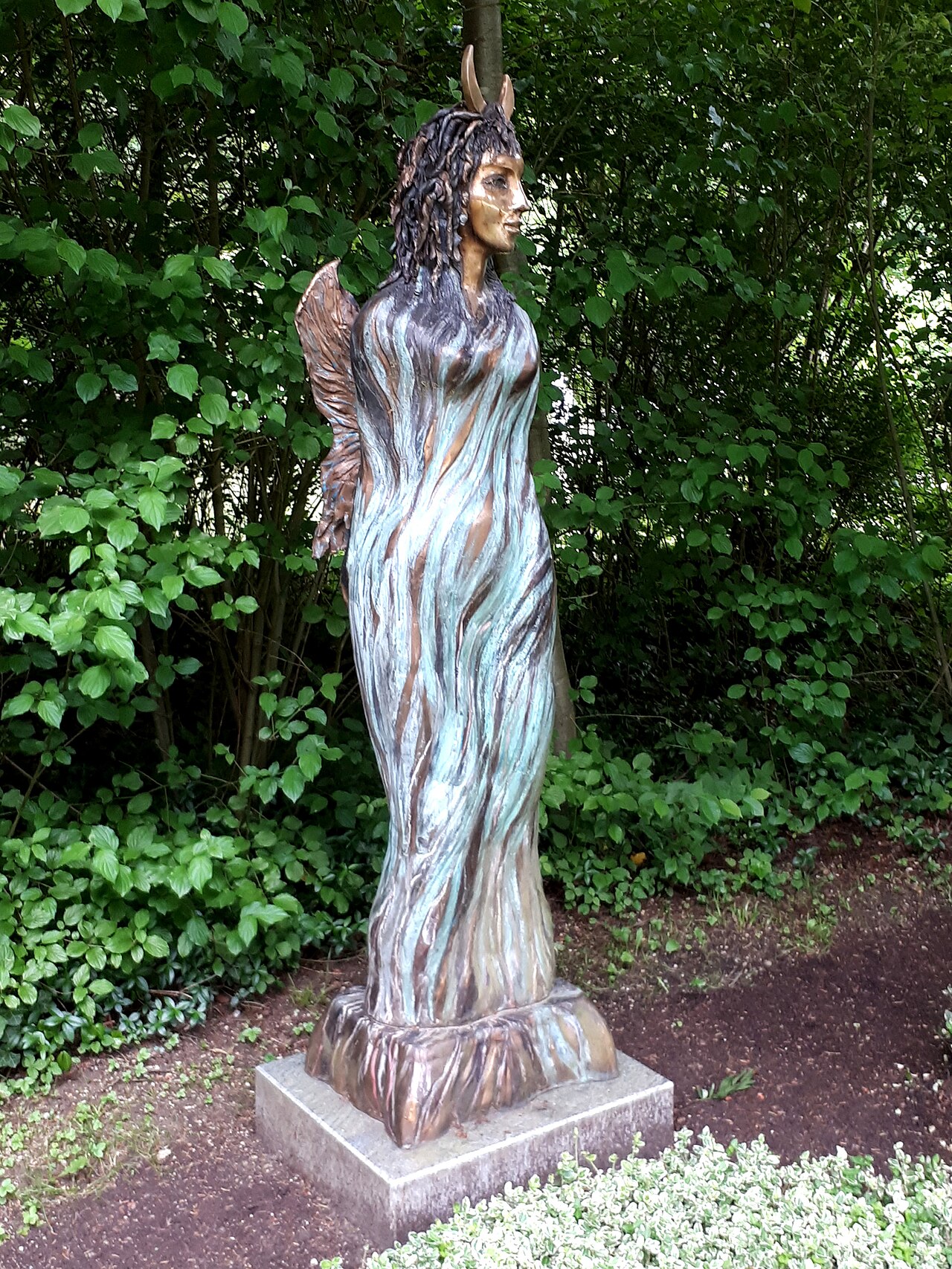 Bronzeskulptur „Lilith“ von w:de:Antje Tesche-Mentzen