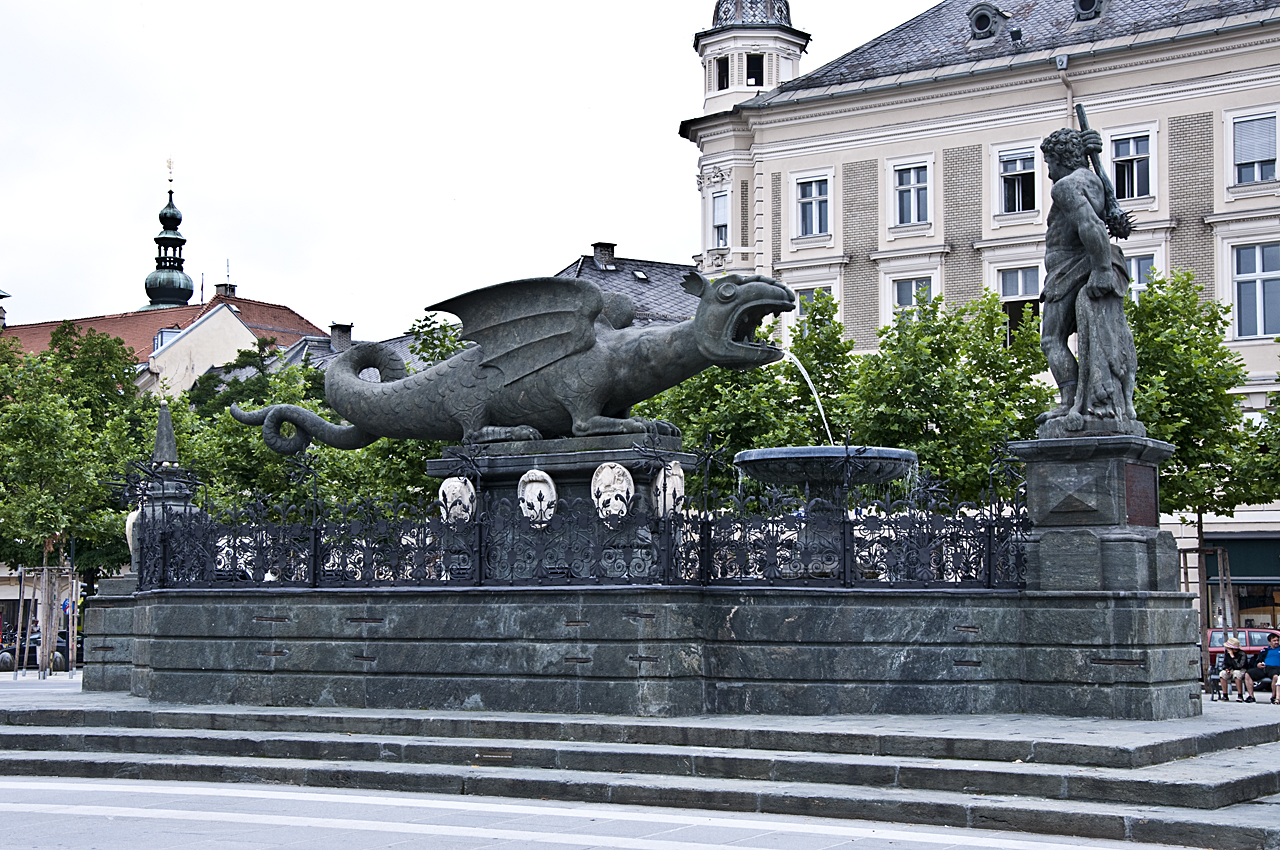 Lindwurmbrunnen in Klagenfurt, 2009