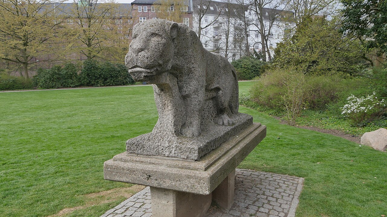Robert Schneller -"Löwin"
