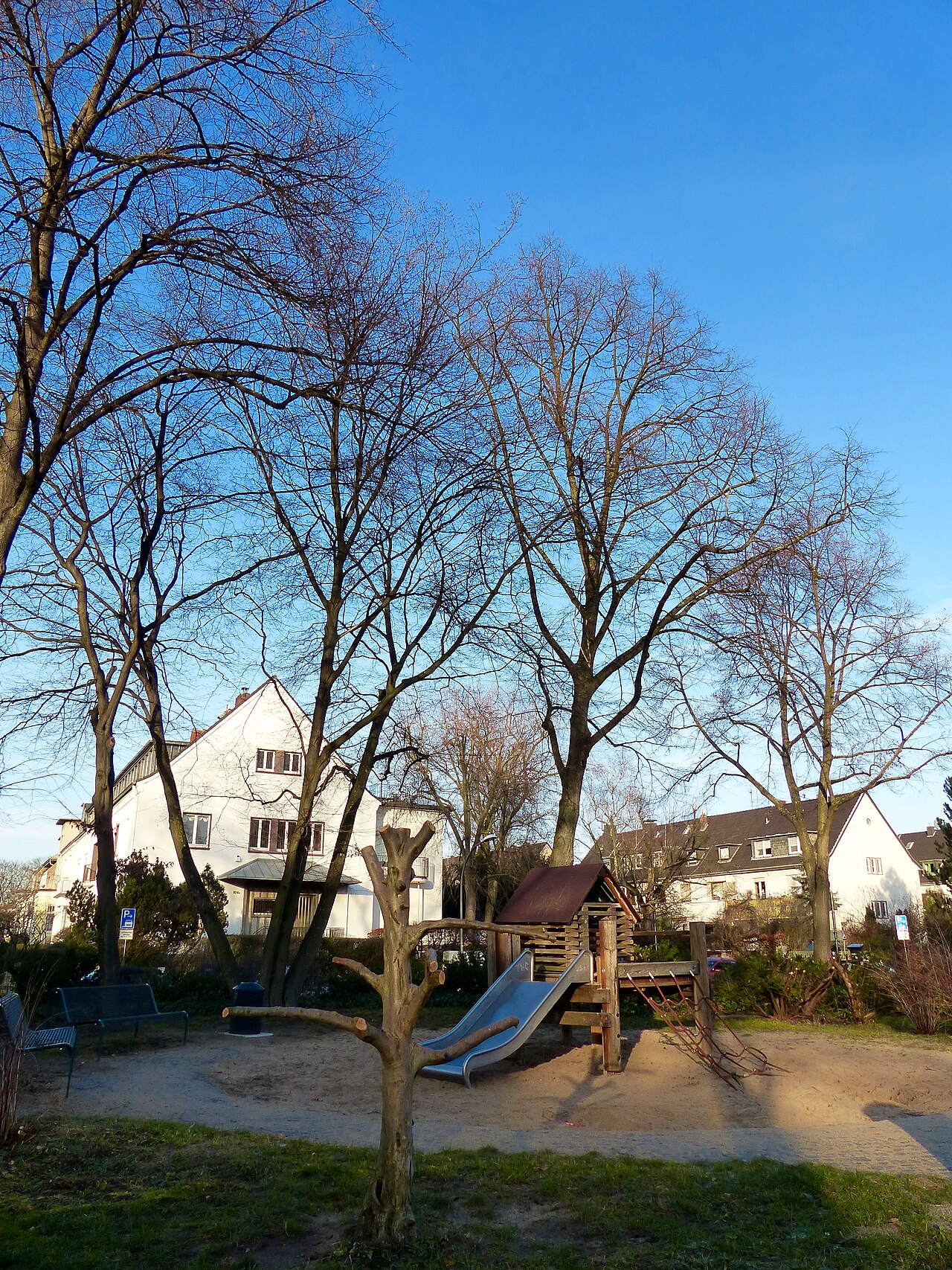 Köln-Lindenthal: Lortzingplatz, Zustand 2016