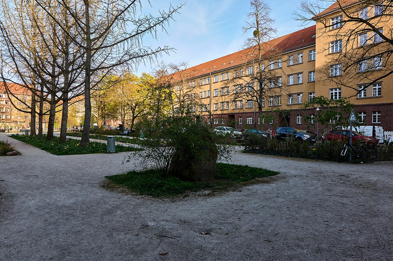 Square Ludwig-Barnay-Platz in Berlin-Wilmersdorf