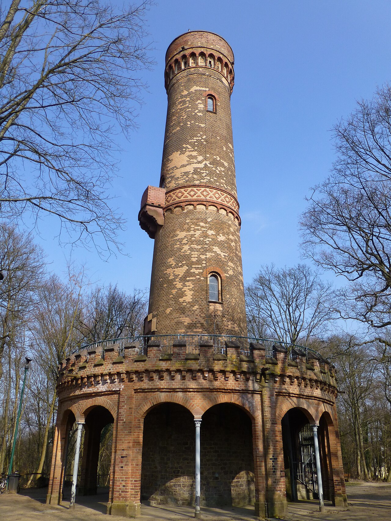 Der Ludwigsturm auf der Ludwigshöhe