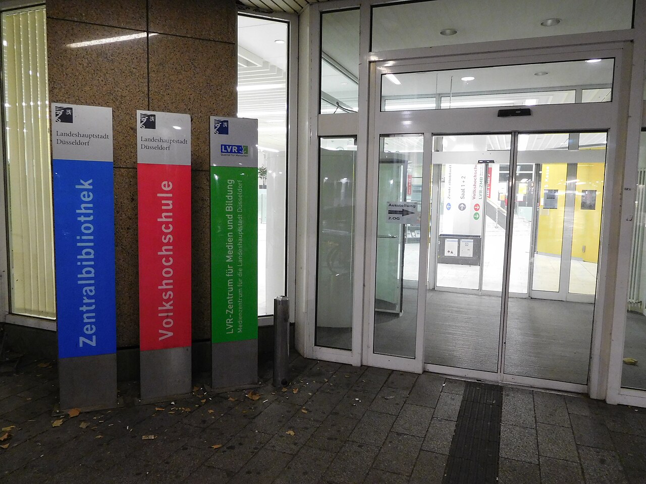 Düsseldorf - Bertha von Suttner Platz 1, Central Library, Folk High School, LVR Media Center