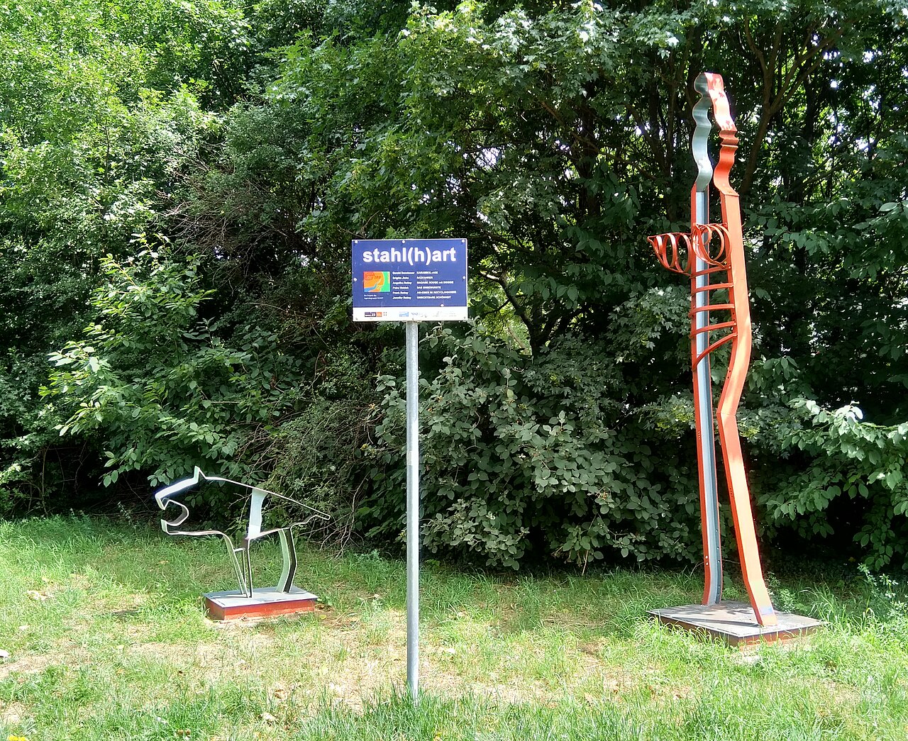 Foto von Madame Rouge mit Doggie