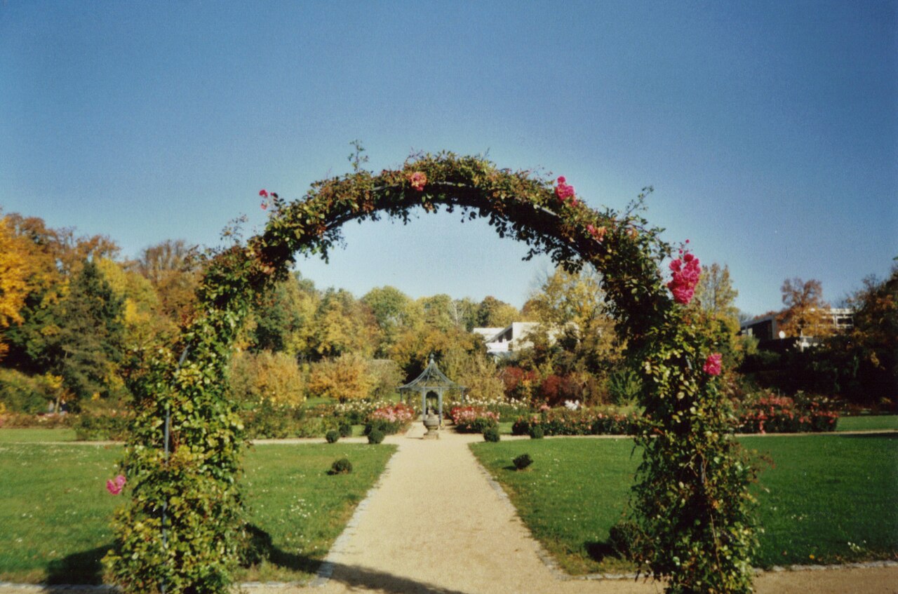Hildesheim, Saint Magdalena's Garden, Main Path