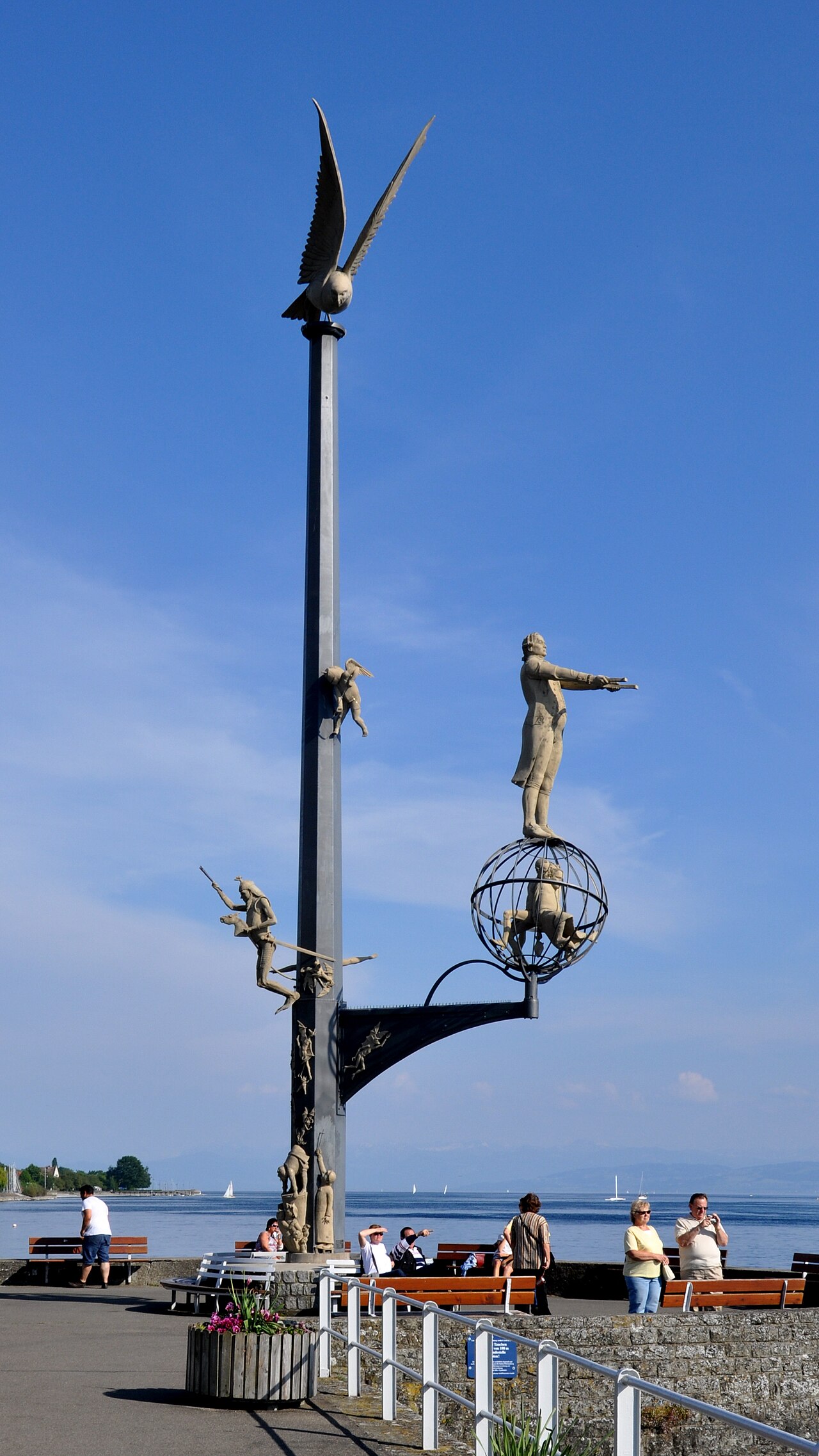 Meersburg, "Magische Säule" von Peter Lenk,