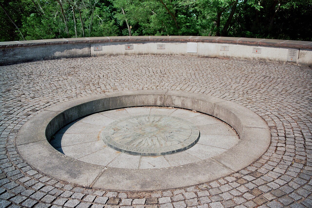 Foto von Mahnmal KZ-Opfer Jamlitz