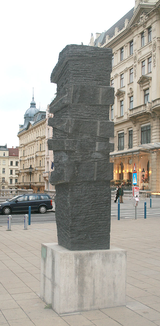 Marcus Omofuma Stein , Ulrike Truger - 2003, Mariahilferstrasse/ Wien