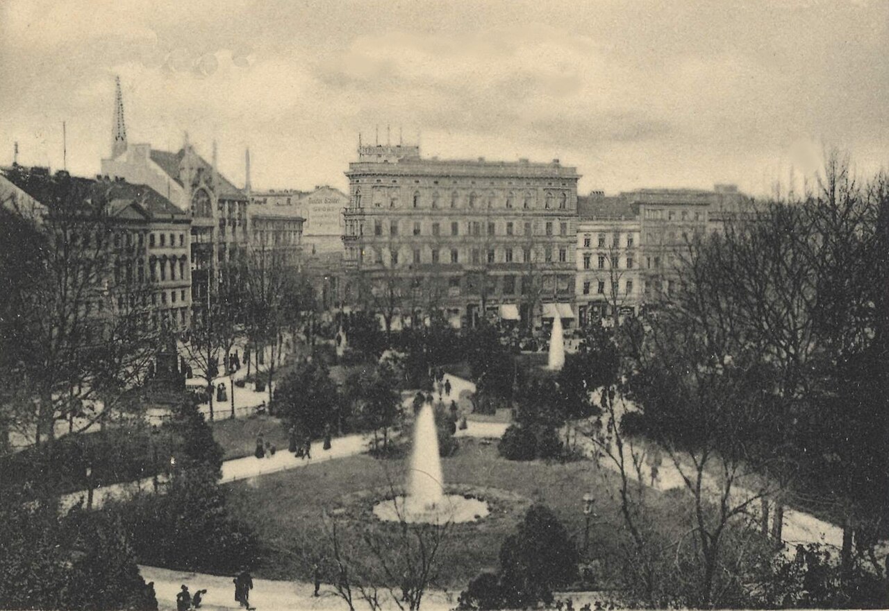 Der Dönhoffplatz auf einer Postkarte des Jahres 1932