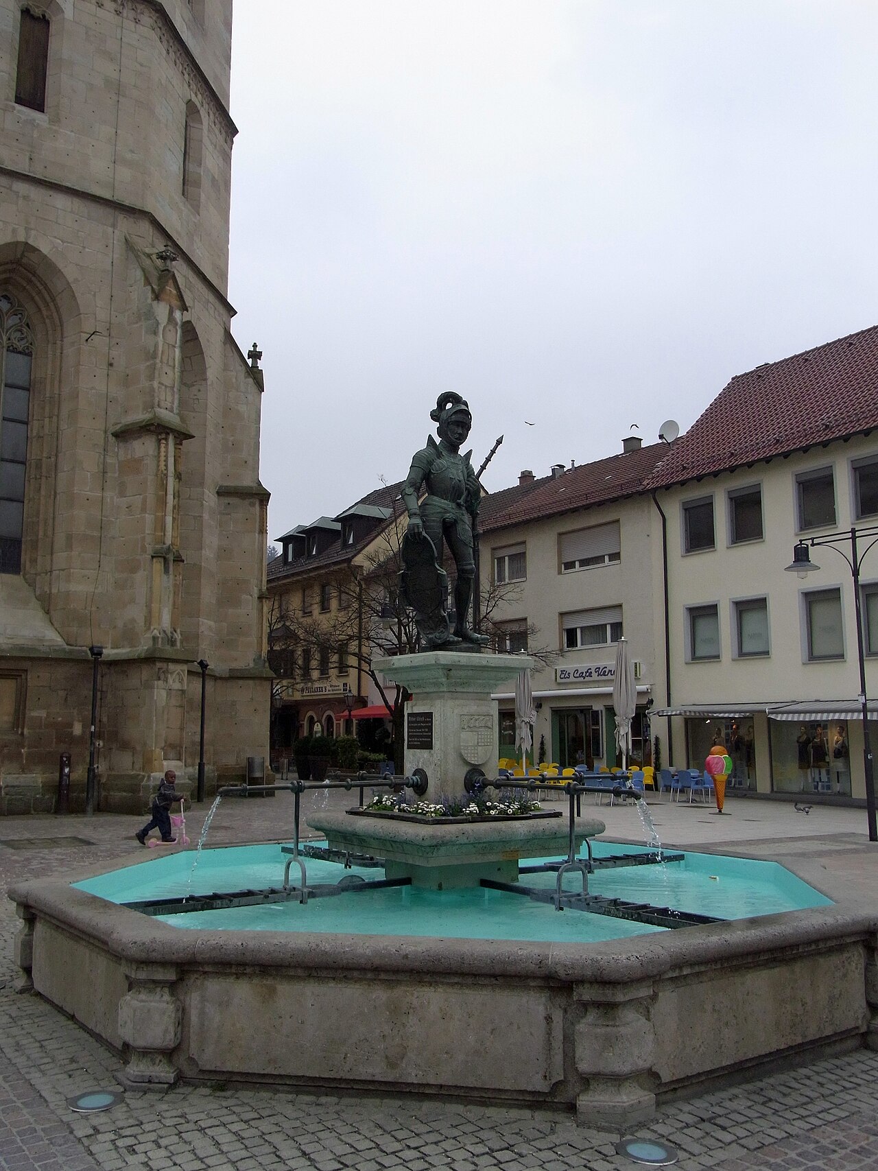 Balingen Standbild des Ritter Ulrich auf dem Marktplatz