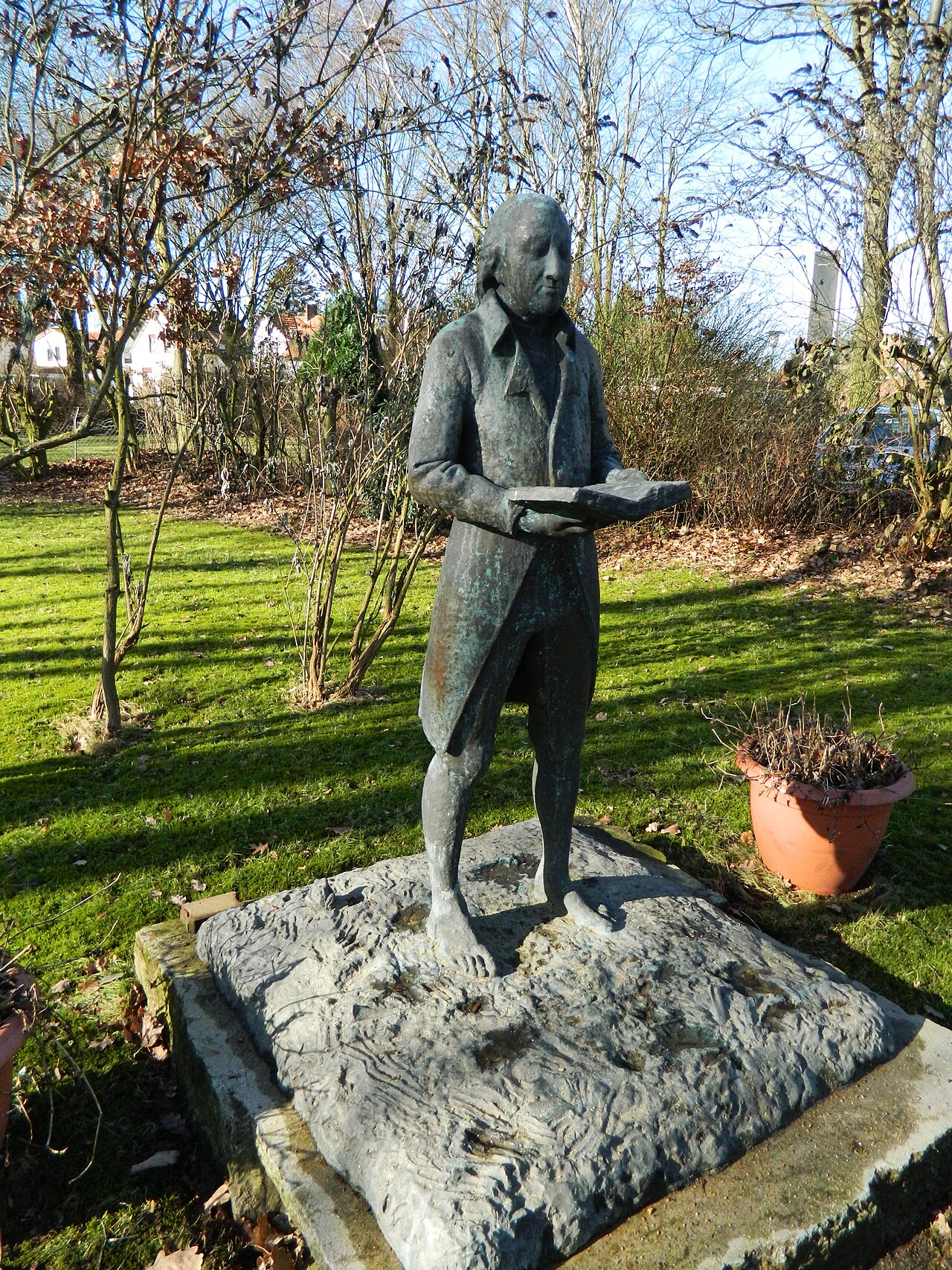 Skulptur Matthias Claudius (1990) des deutschen Bildhauers Bernd Stöcker , Wolliner Str