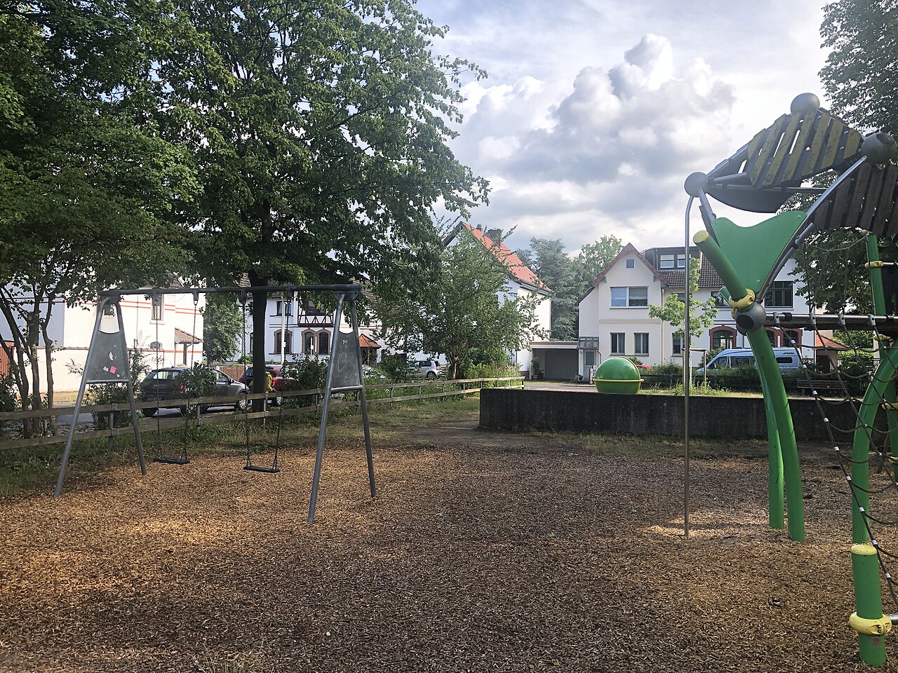 Playground Menzelstraße Schnabelstraße in Hanover-Oberricklingen