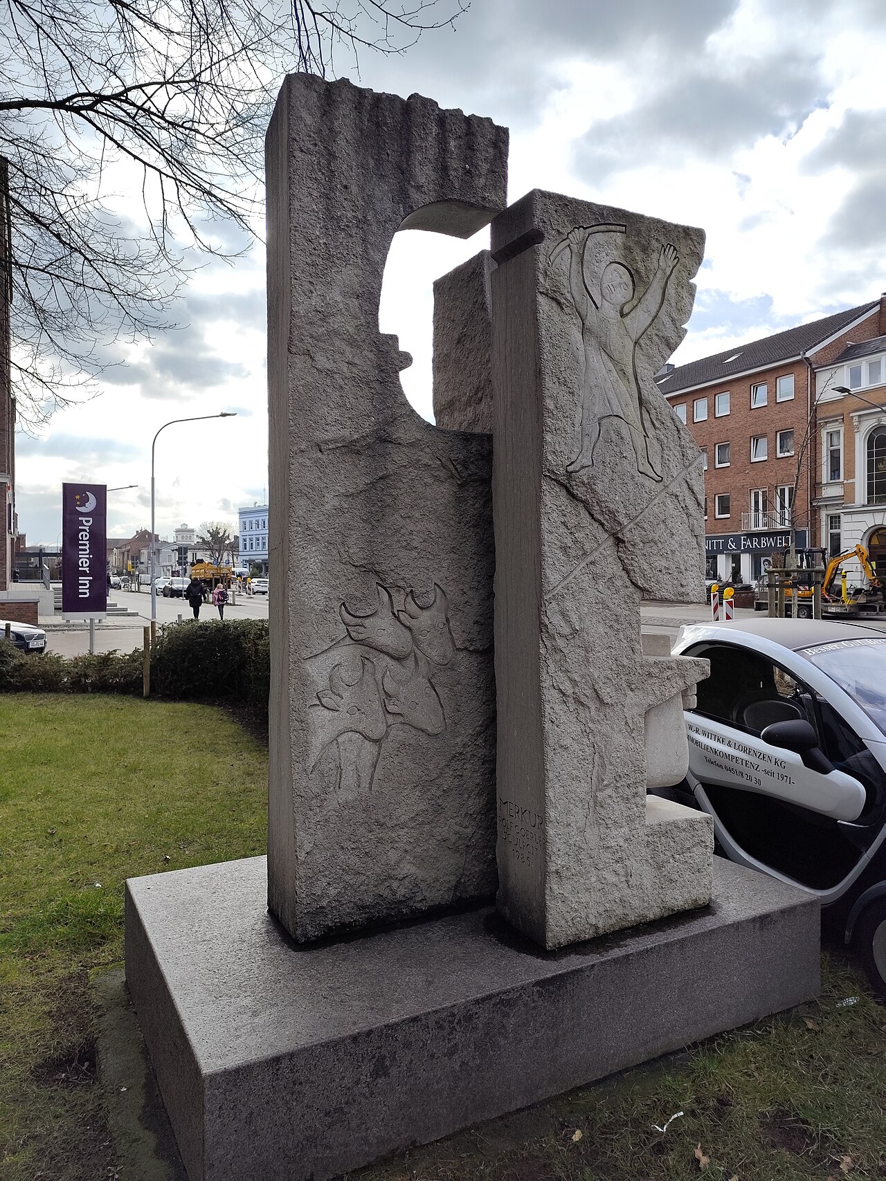 Skulptur Merkur (Rolf Goerler) in Lübeck