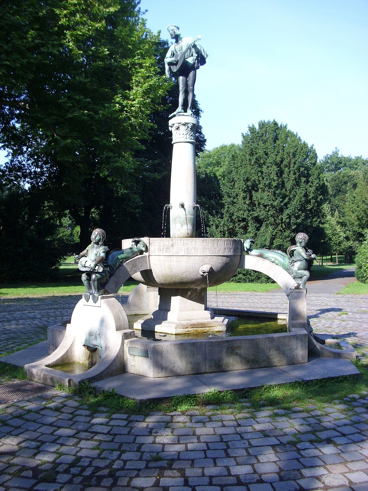 Der Minnesängerbrunnen im Rosenaupark (2010)