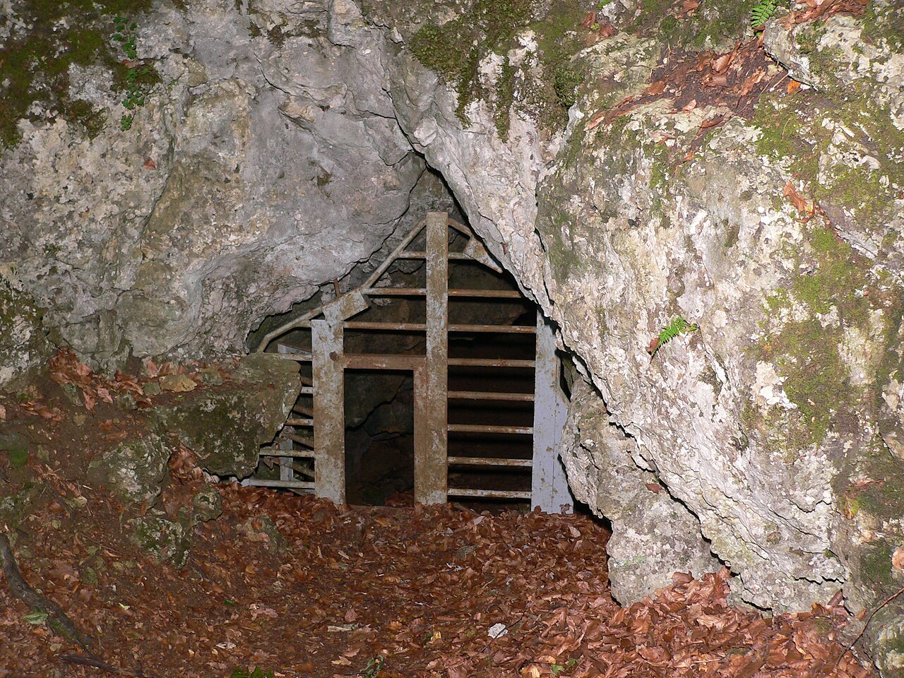 Moon Milk Cave Entrance