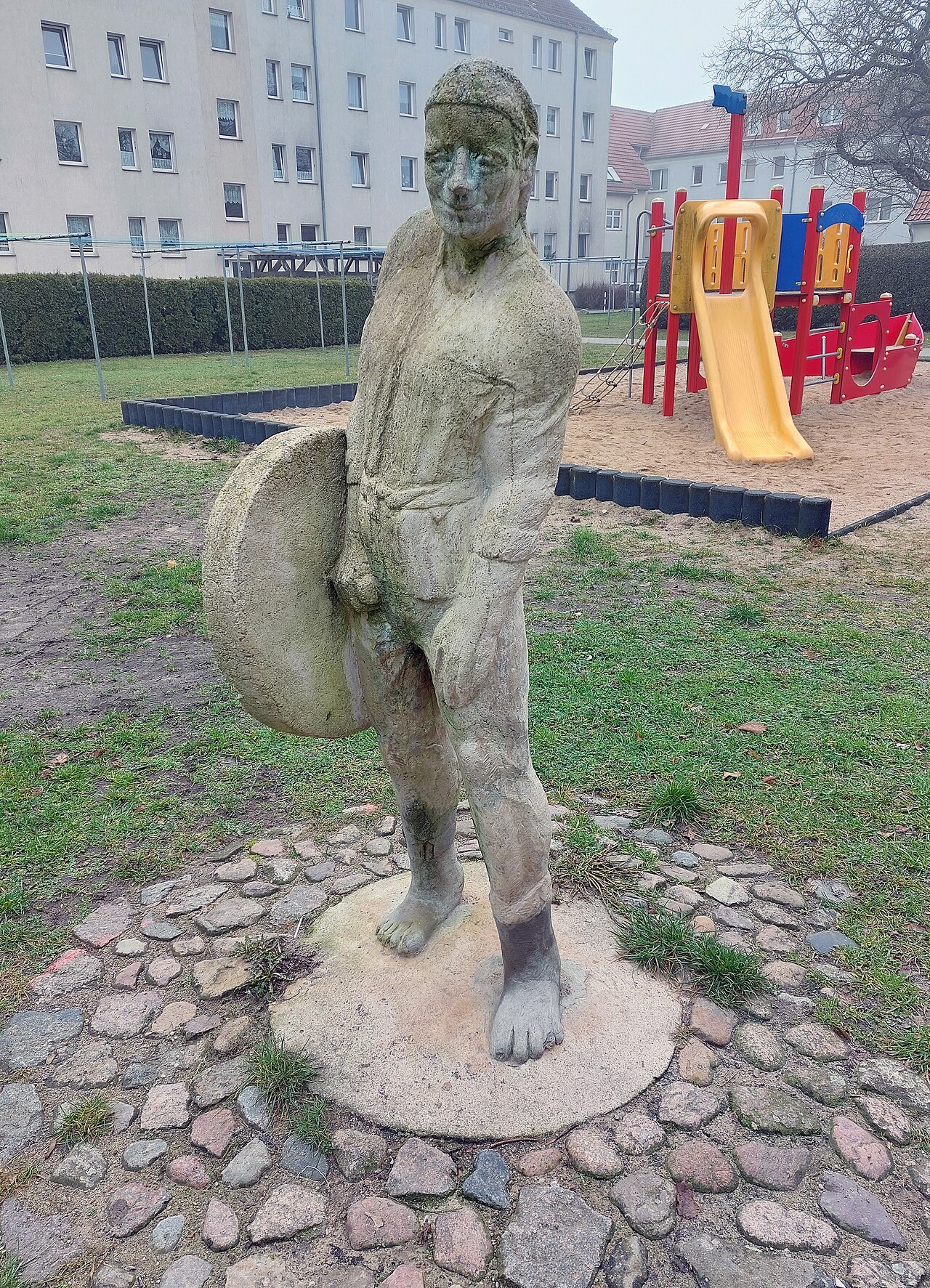 Statue, " Müller Pumpfuss ", Goethestraße, Templin , Germany