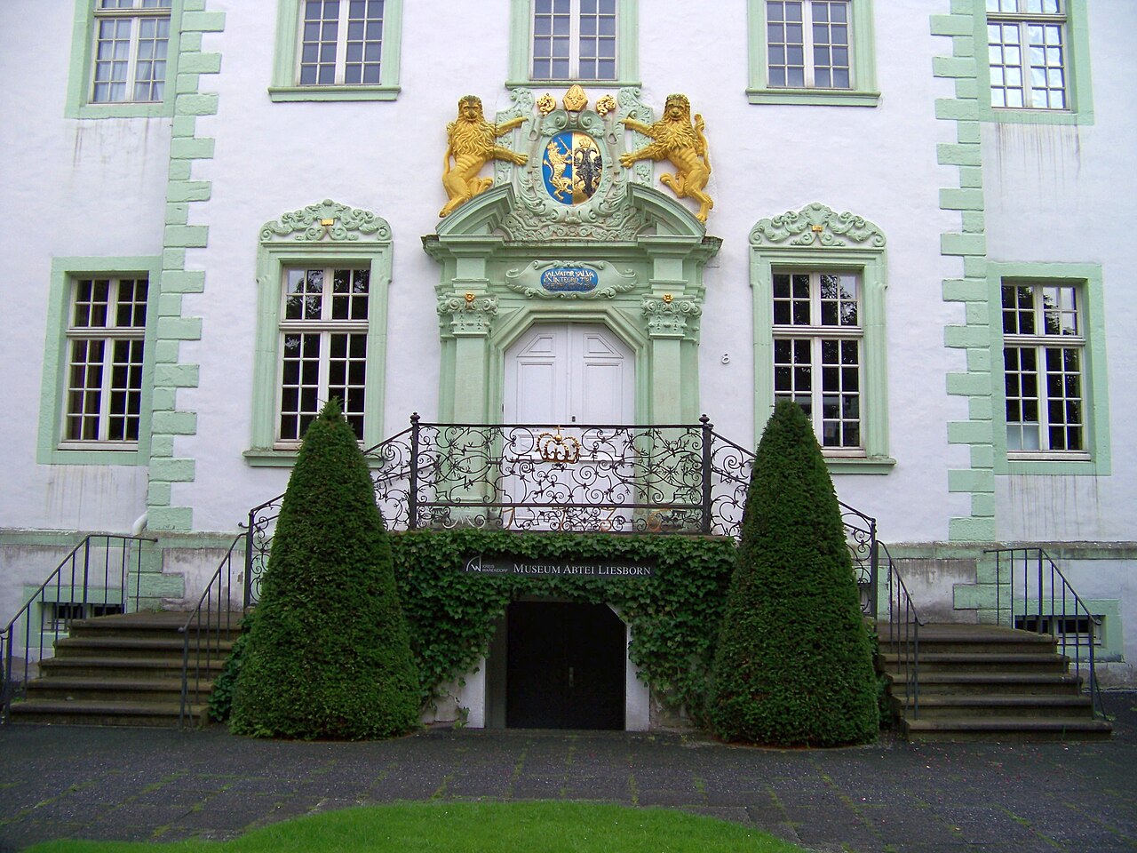 Abtei Liesborn, Treppe und Wappen (Germany)