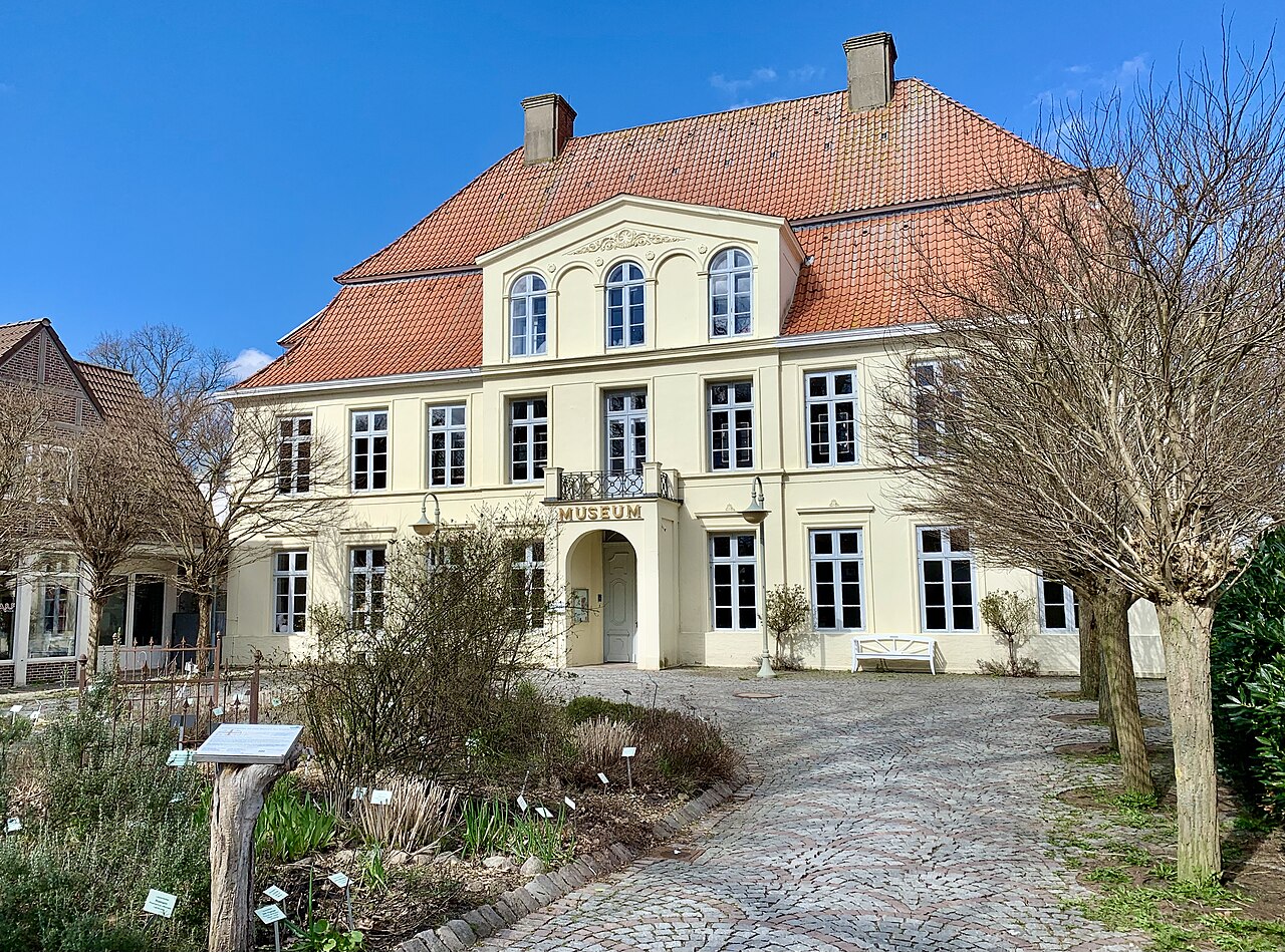 Enkepalæet i Pløn