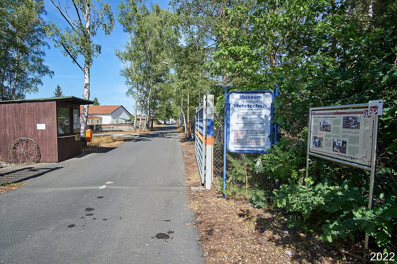 Eingang zum Museum für historische Wehrtechnik