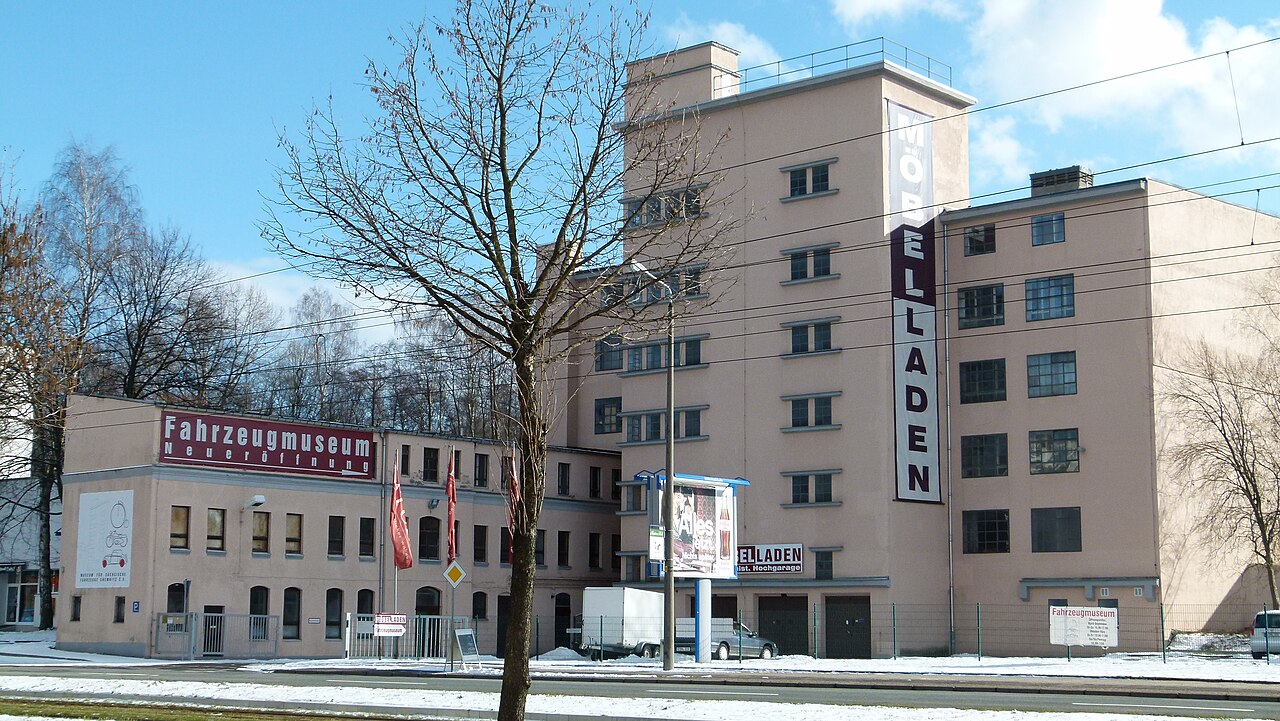Denkmalgeschützter Garagenhof in Chemnitz, Zwickauer Straße 77, Fahrzeugmuseum